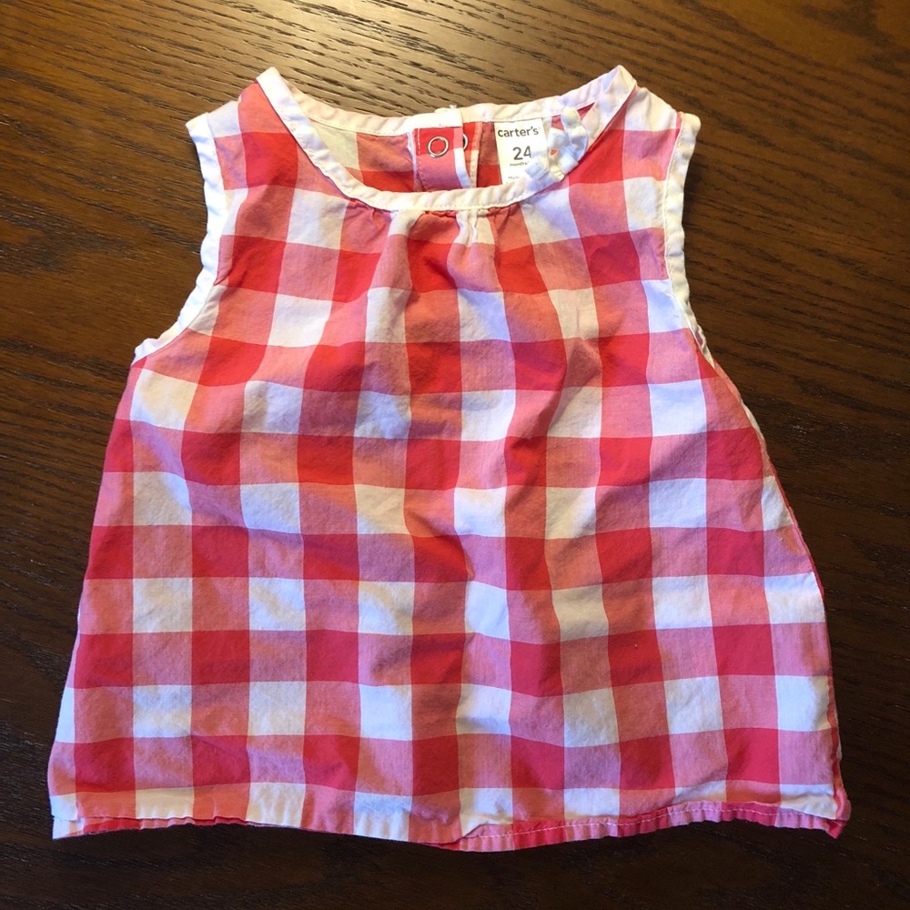 Lightweight checkered sleeveless shirt